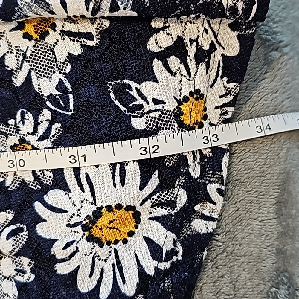 Doe & Rae Navy blue baby doll dress with white and yellow daisies. Size M sku122 - Picture 5 of 7